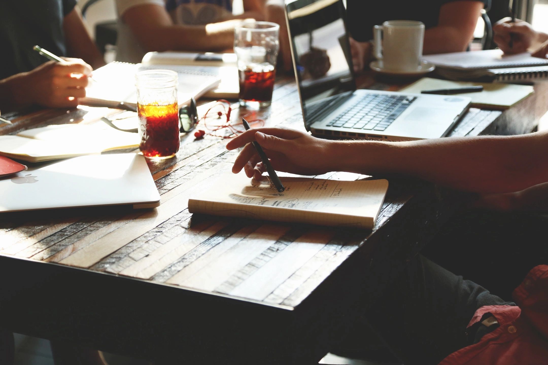 How Checkealos enhances collaboration and productivity in remote teams.